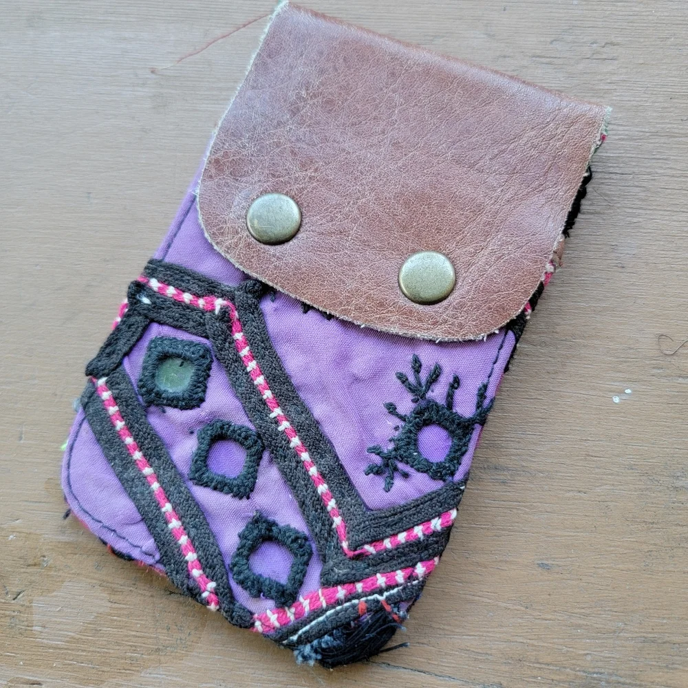 🪬🍄 Free People Boho Embroidered Repurposed vtg banjara hippie Wallet card case